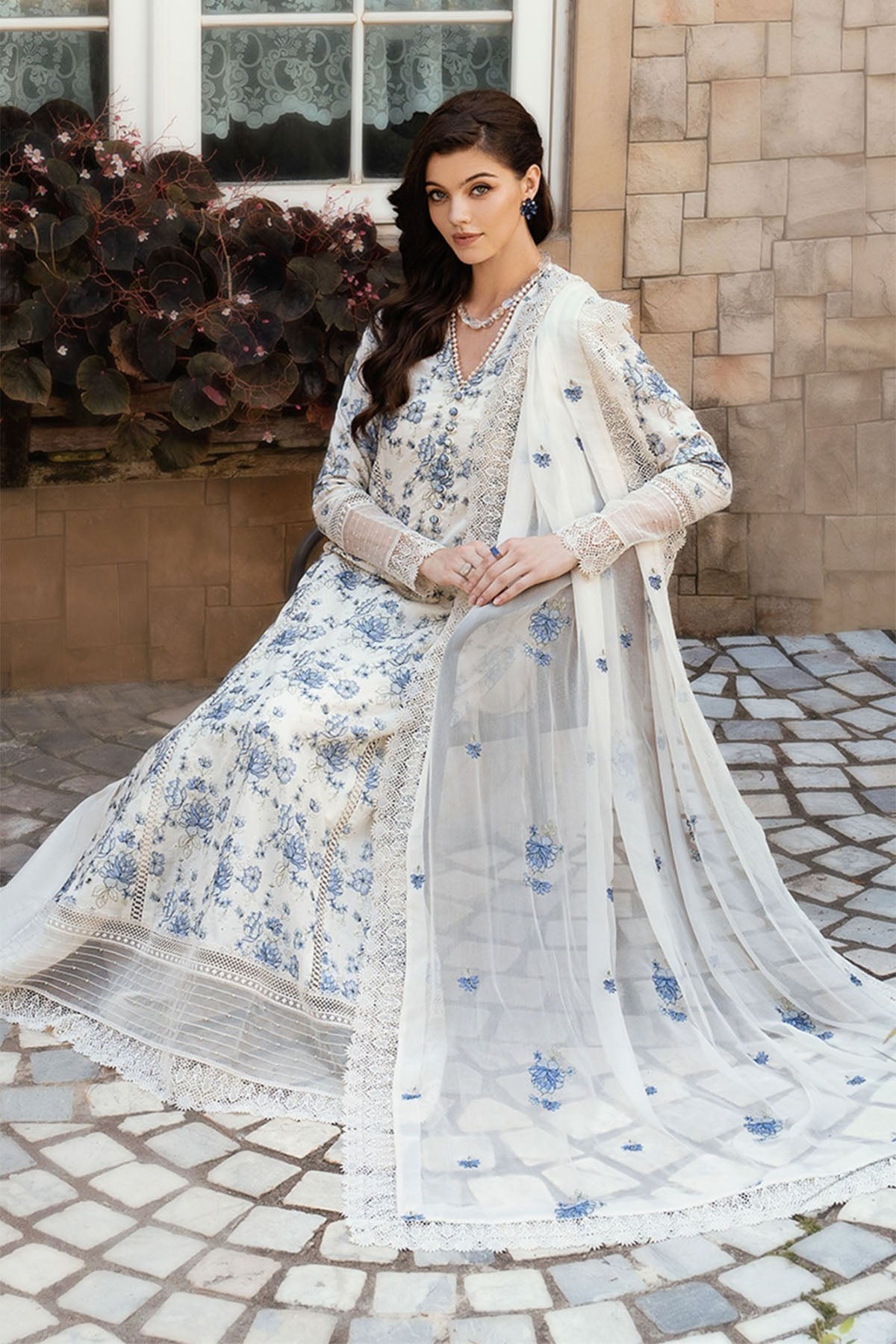 Bareeze Embroidered Lawn 3pc with Embroidered Chiffon Dupatta- BS1997