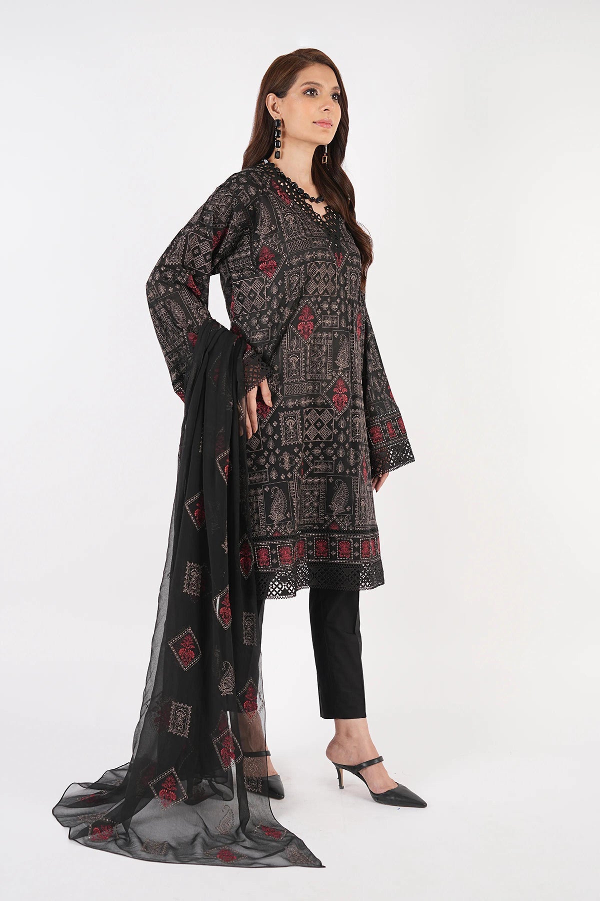 Bareeze 3PC Embroidered karandi Suit with Embroidered Shwal -BS2077