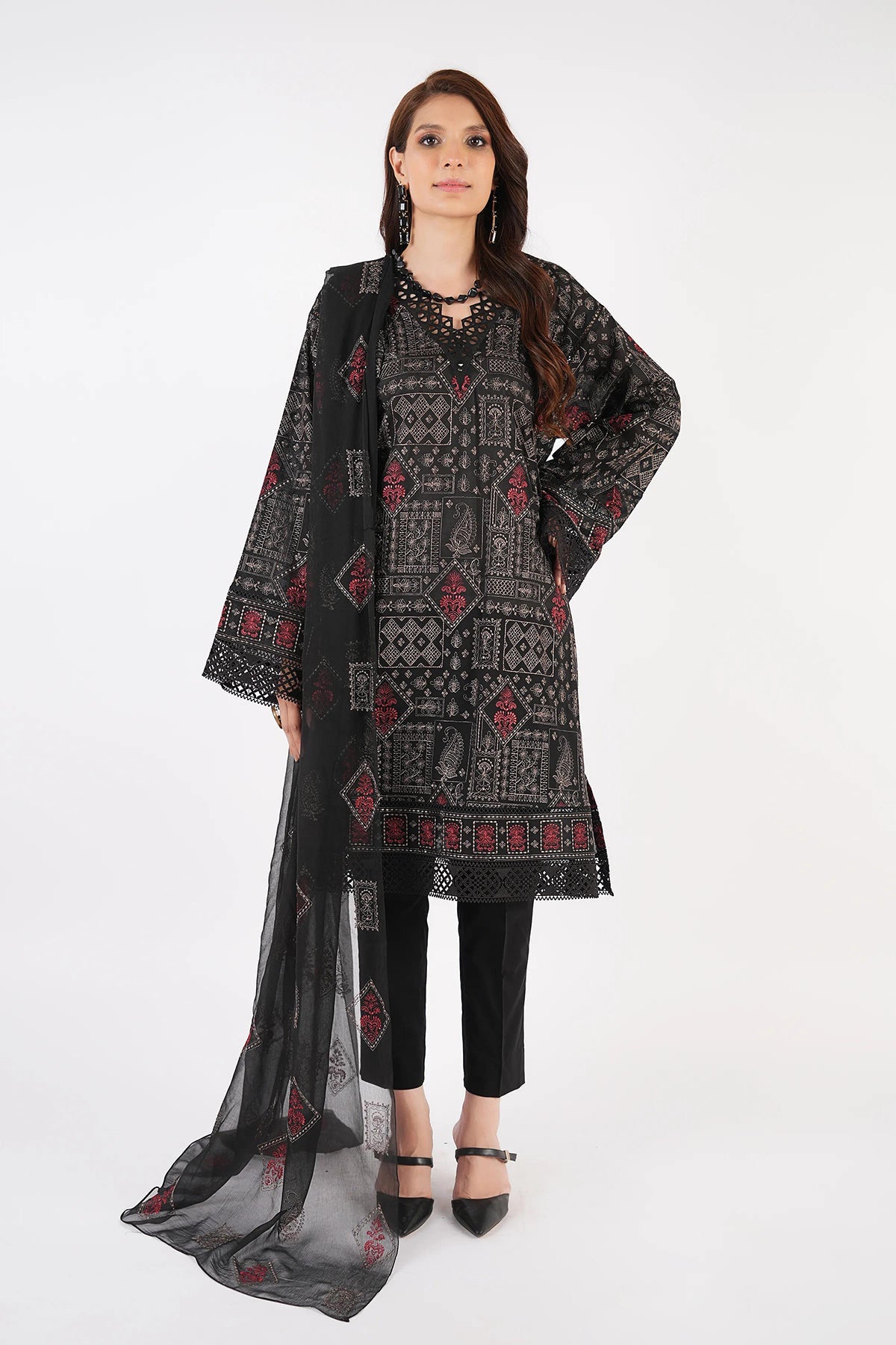 Bareeze 3PC Embroidered karandi Suit with Embroidered Shwal -BS2077