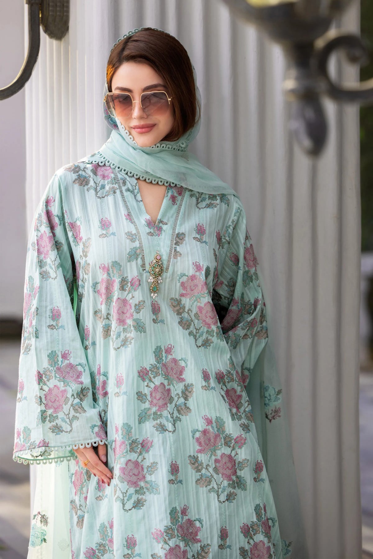 Bareeze 3PC Embroidered Lawn Suit with Embroidered chiffon Dupatta -BS2259