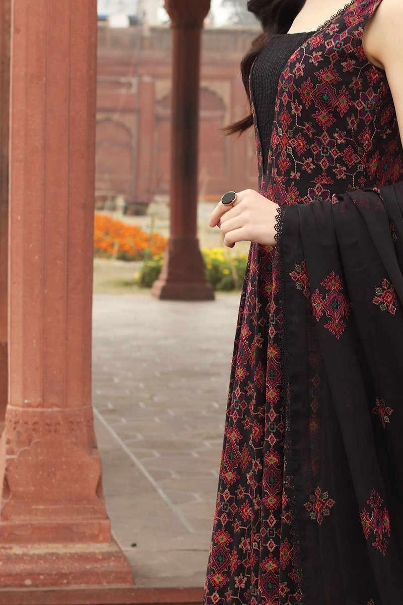 Bareeze 3PC Embroidered Lawn Suit with pure chiffon Dupatta - BS102117