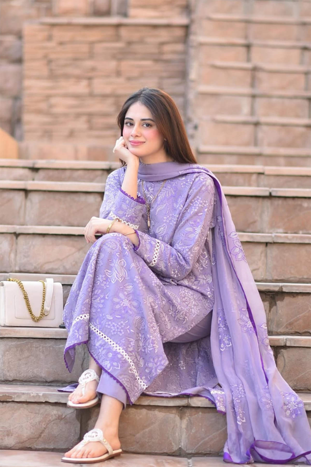 Bareeze 3PC Embroidered Lawn Suit with Embroidered chiffon Dupatta -BS2271